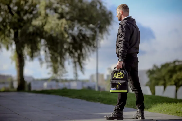 Czarna torba na AED Lifeline Defibtech